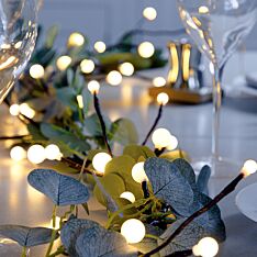1.8m Battery Berry with Foliage Garland. Warm White LEDs