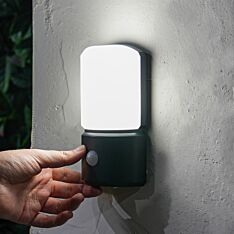 Outdoor Battery Security Wall Light with PIR, White LEDs