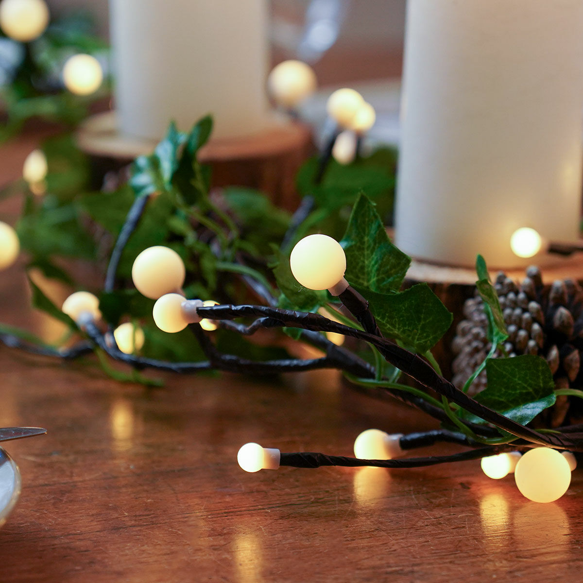 1.8m Battery Ivy Berry Christmas Garland, 48 Warm White LEDs image 4