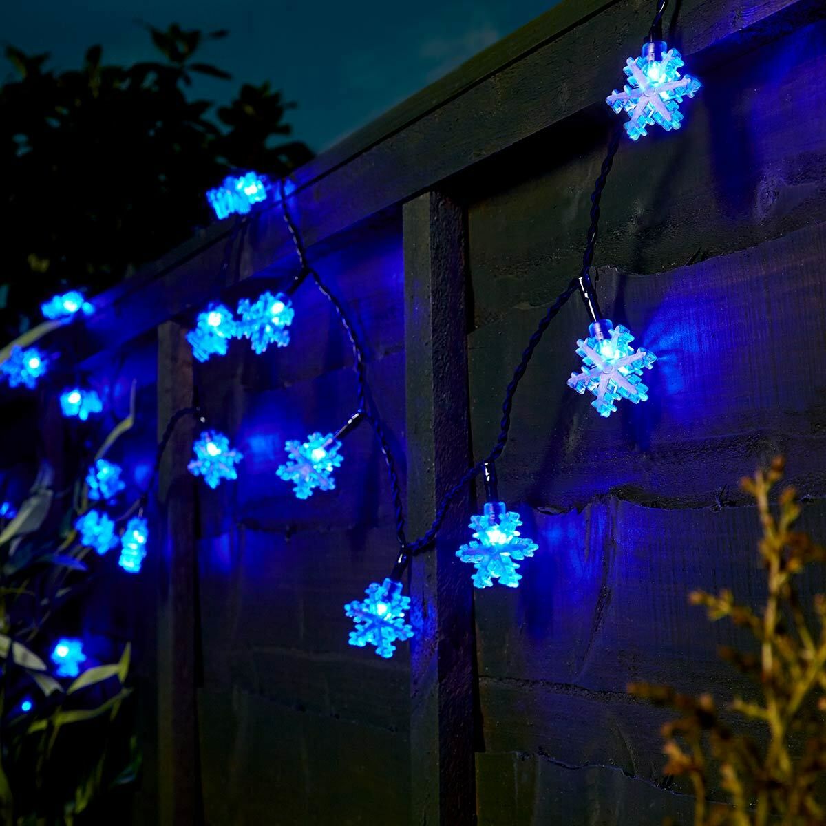 5m Indoor & Outdoor Battery Snowflake Fairy Lights, Blue LEDs, Green Cable image 4