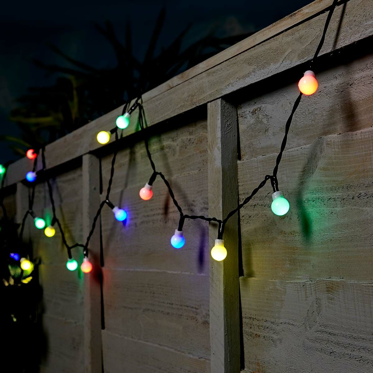 5m Indoor & Outdoor Battery Berry Fairy Lights, Green Cable image 4