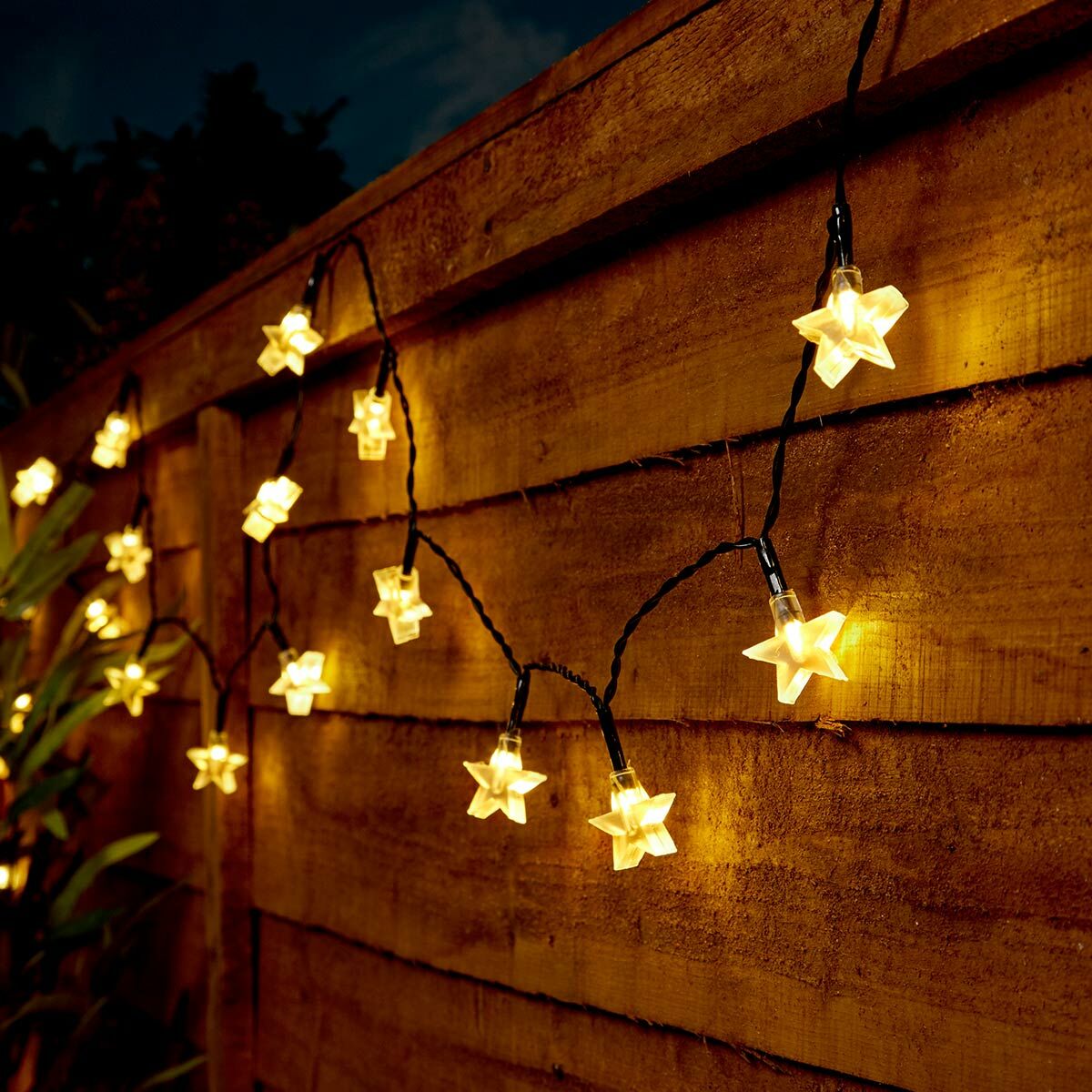 5m Indoor & Outdoor Battery Star Fairy Lights, Green Cable image 6