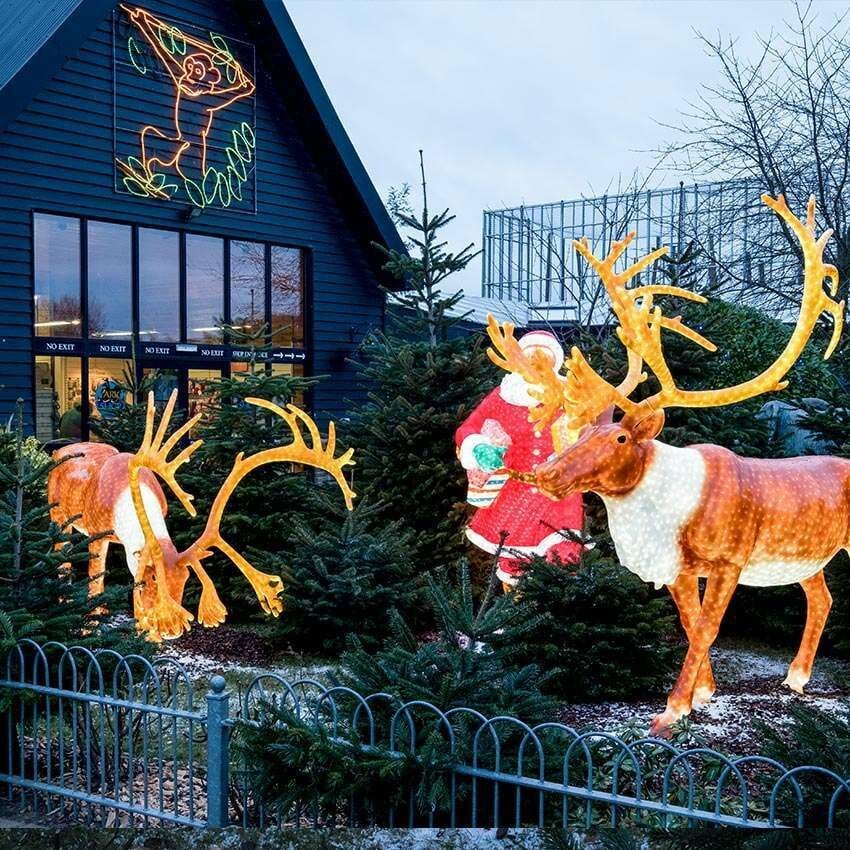 2.6m Outdoor Grazing Stag Reindeer Figure, 5600 White LEDs image 5