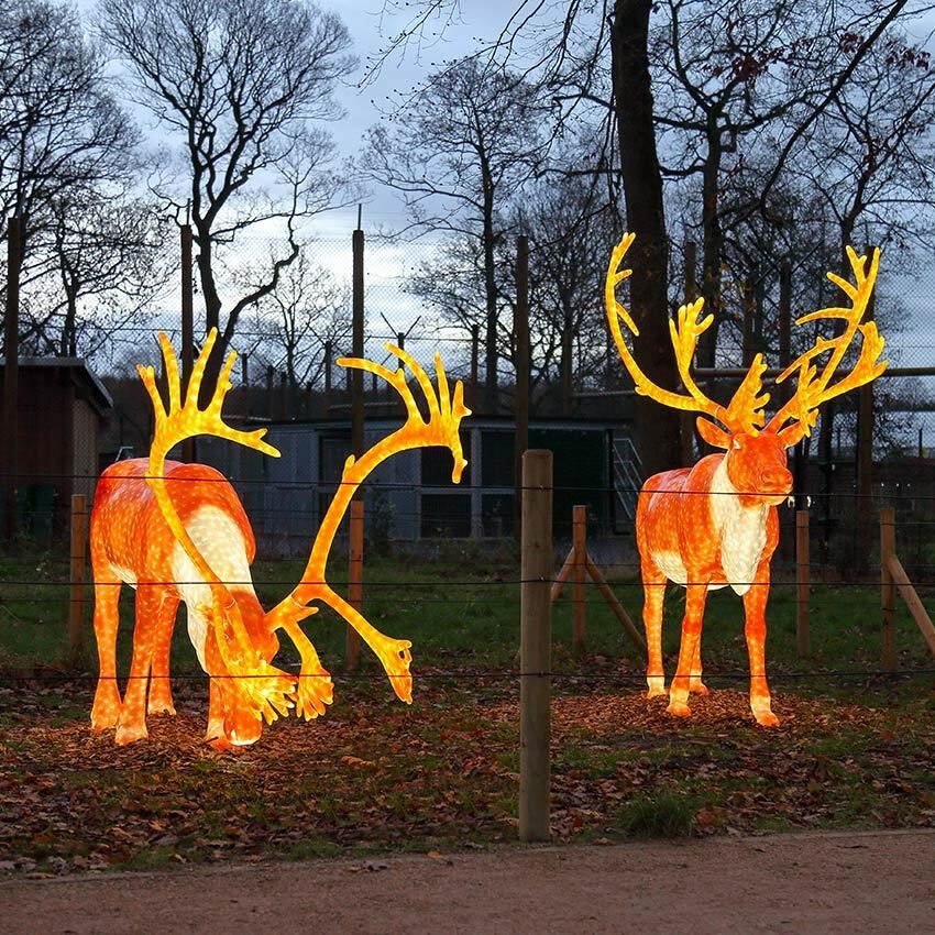 2.6m Outdoor Grazing Stag Reindeer Figure, 5600 White LEDs image 2