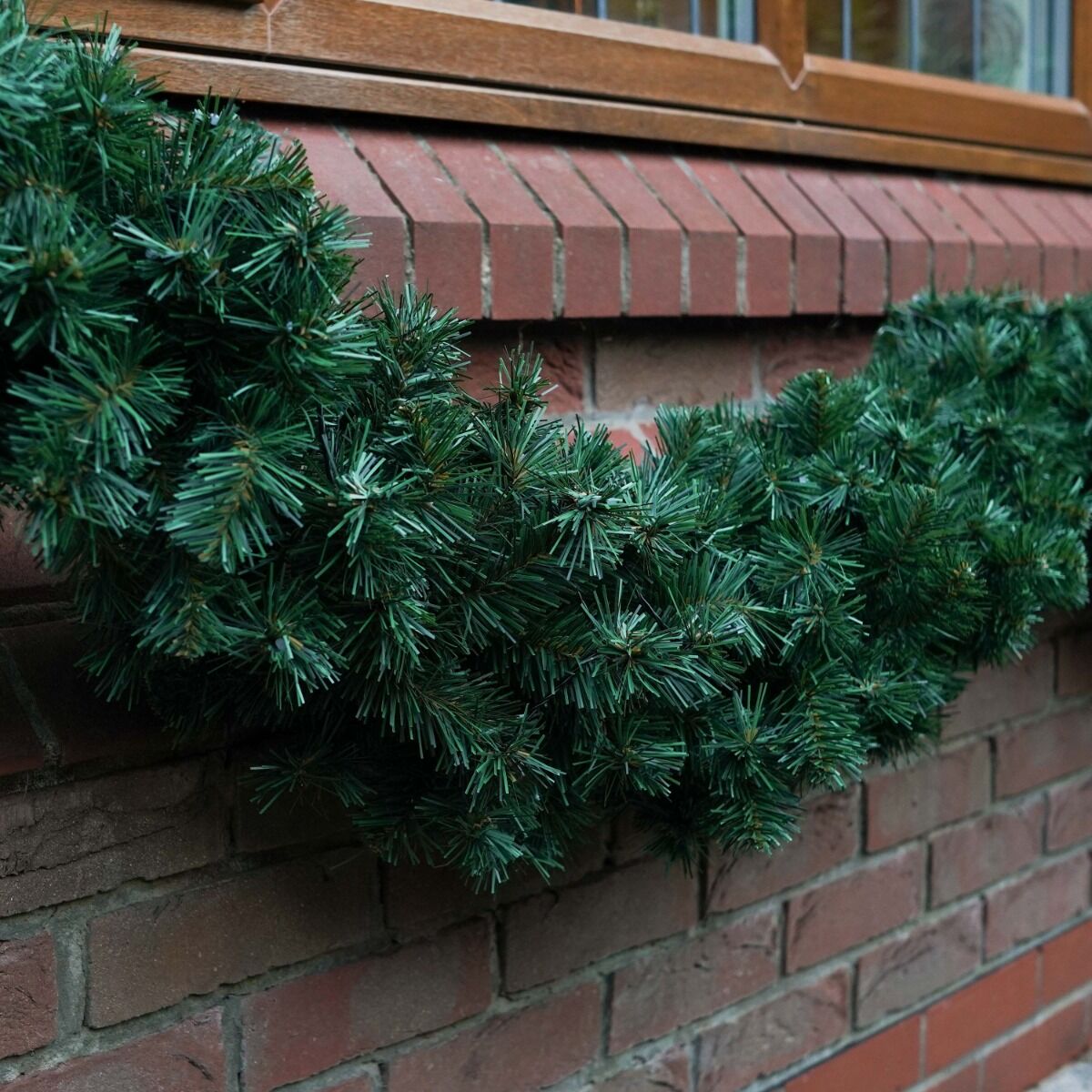 2.5m Outdoor Green Commercial Christmas Garland image 3
