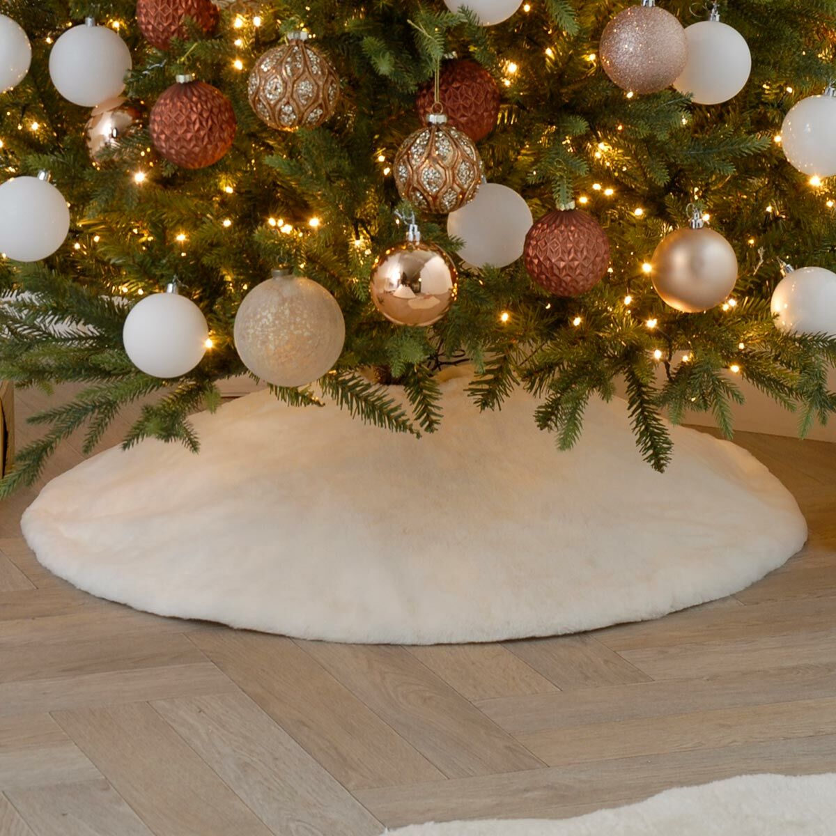90cm White Faux Fur Christmas Tree Skirt image 1